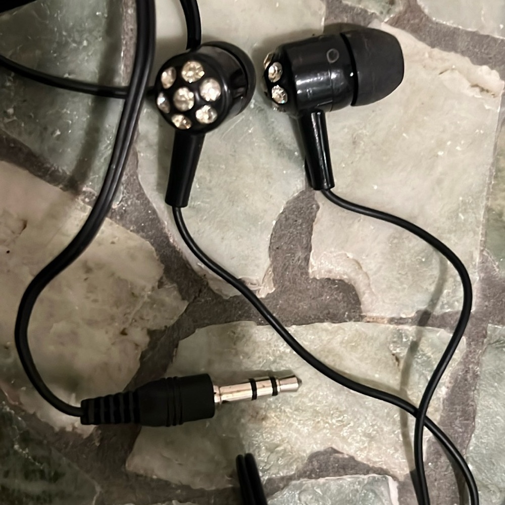 🔥BLACK BEDAZZLED BLING Y2K EAR BUD HEADPHONES